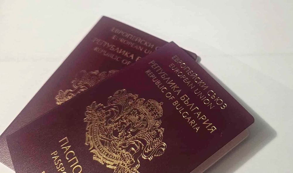 Край на печатите в паспортите: ЕС въвежда цифрова система за контрол на границите