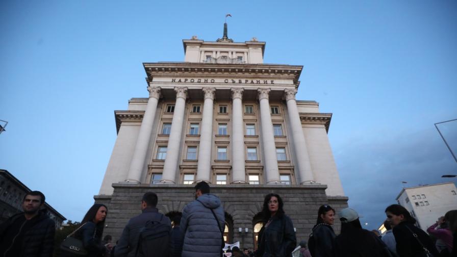 Протест на младите лекари: Погребението на едно бъдеще