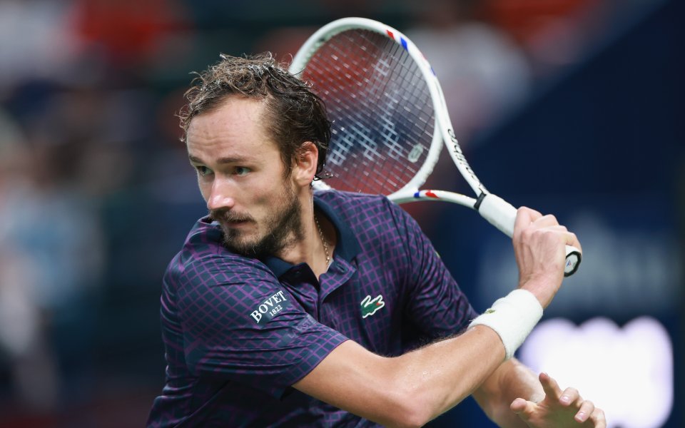 Медведев е полуфиналист в Алмати