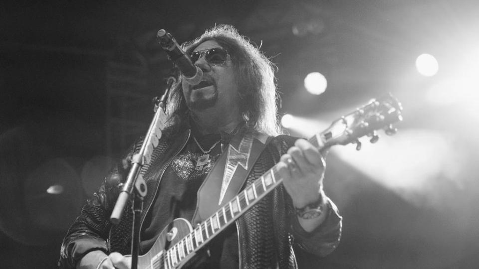 Отиде си легендарният китарист и основател на KISS Ейс Фрейли