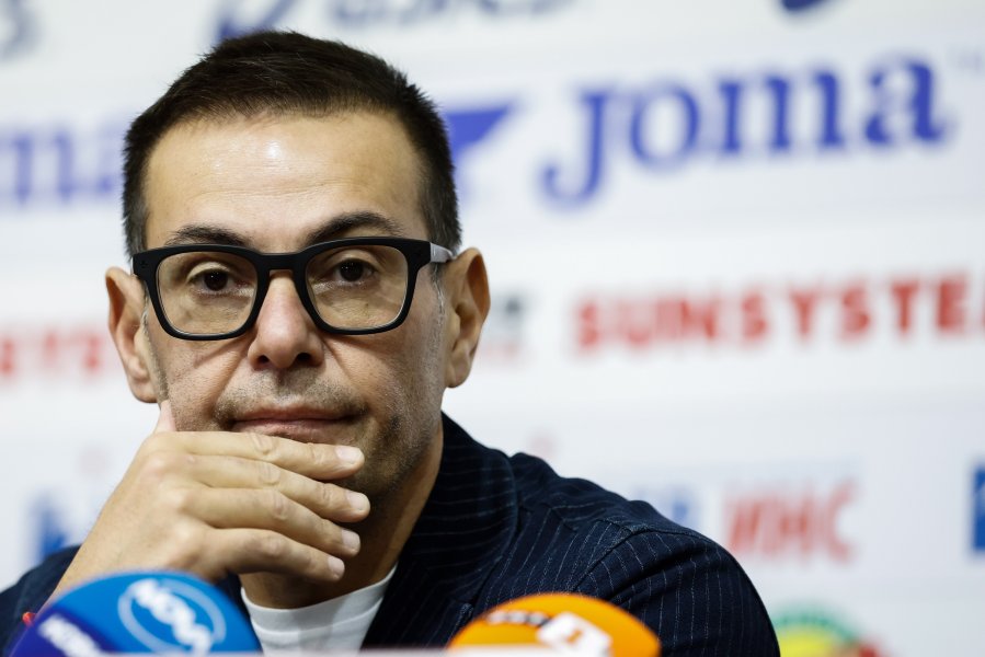 Награждаване на волейболните ни национали за септември1