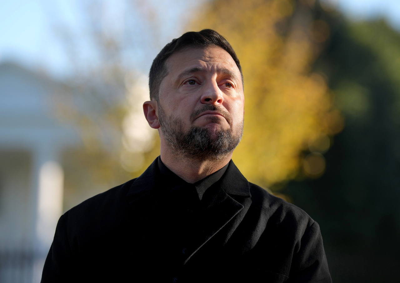 <p>Украинският президент Володимир Зеленски разговаря с американския президент Доналд Тръмп в Белия дом.</p>