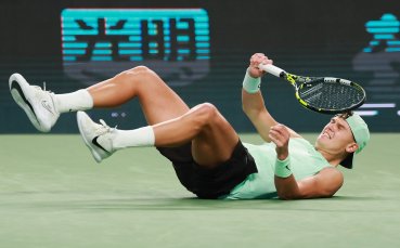 Бивш номер 1 подкрепи тежко контузения Руне