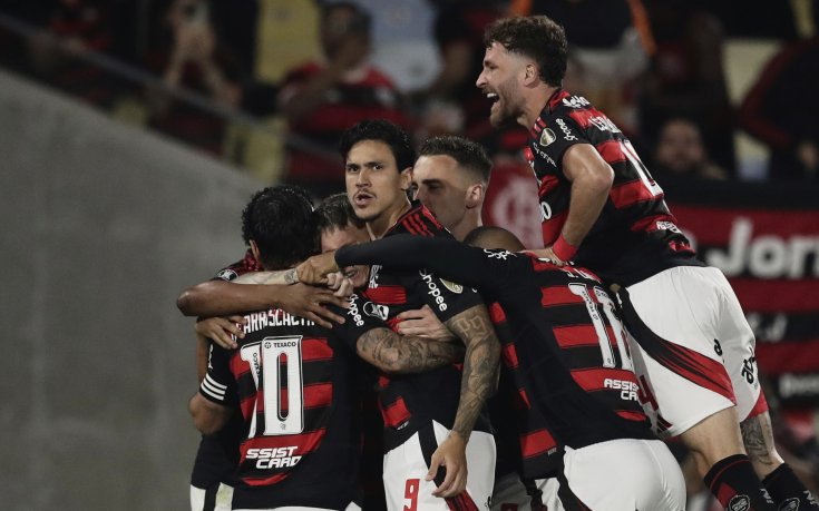 Фламенго завърза жестоко битката за титлата в Бразилия след голяма победа в дербито с Палмейрас