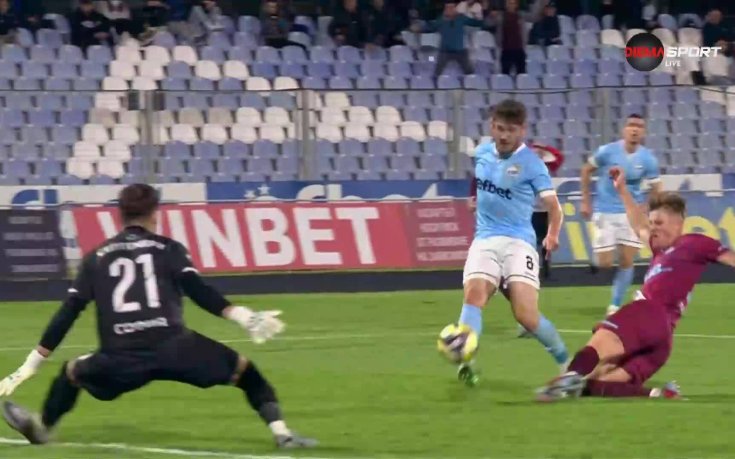 Изстрел на Кабов срещу Септември срещна гредата