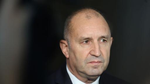 Радев с позиция за кабинета на Гюров