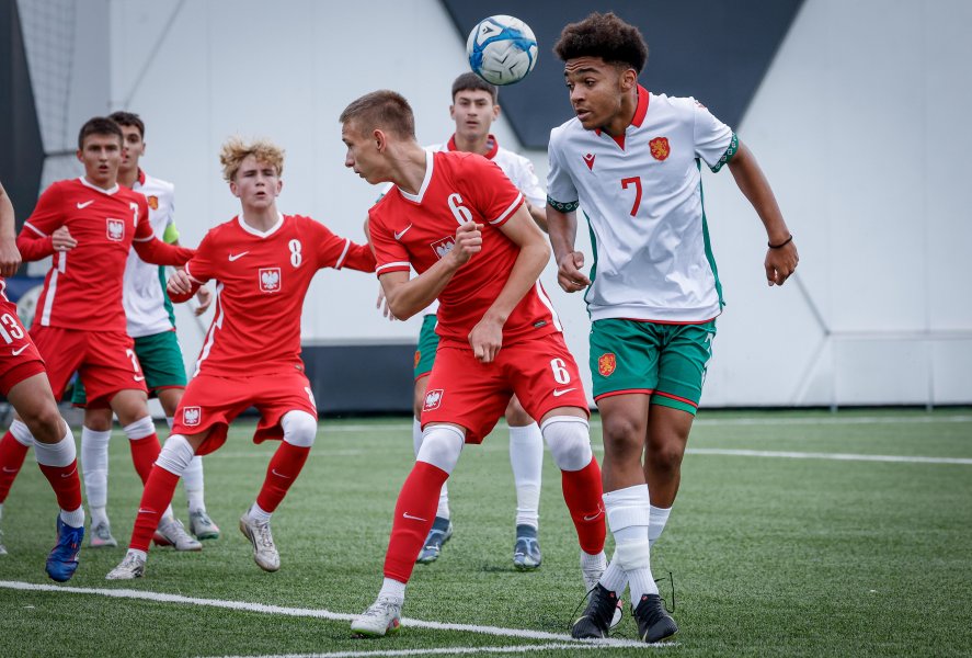 България Полша U151