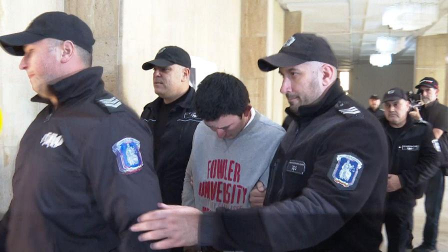 Задържаният за тройното убийство в Люляково остава в ареста