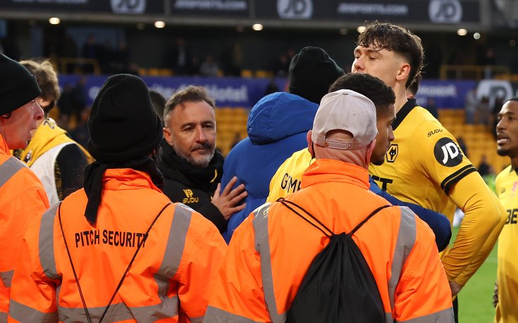 Мениджърът на Уулвс се забърка в скандал с феновете на „вълците“