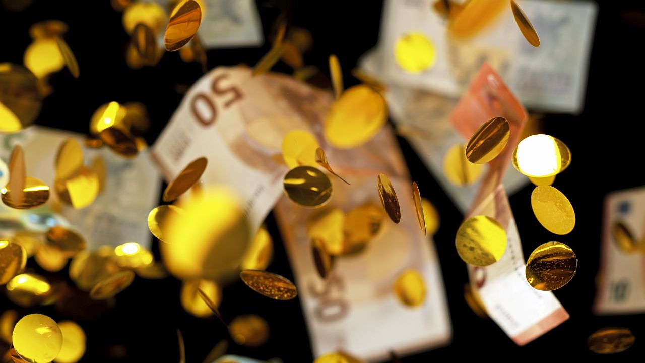 Депутати с милиони в брой, неясноти в имотните декларации
