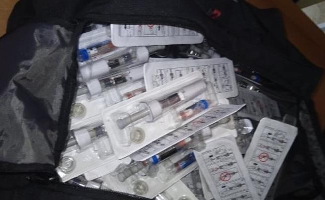 Митничари хванаха 3454 сексуални стимуланти и анаболни стероиди