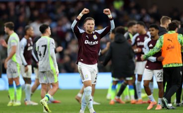 Героят за Астън Вила от мача с Манчестър Сити подписа нов договор