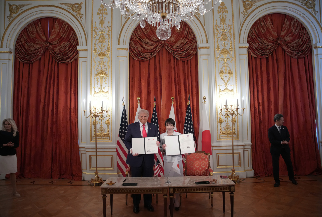 <p>Американският президент Доналд Тръмп се срещна в Токио с японската премиерка Санае Такаичи.</p>