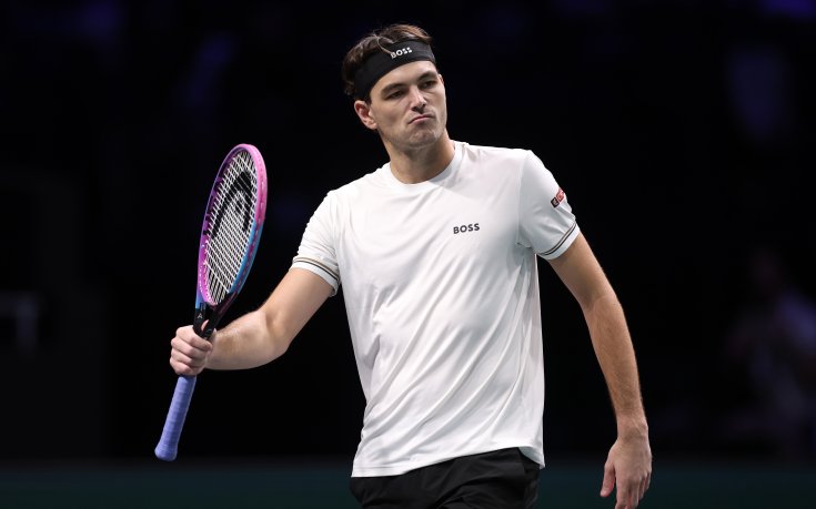 Фриц е на 1/8-финал в Париж и запази шансове за Финалите в Торино