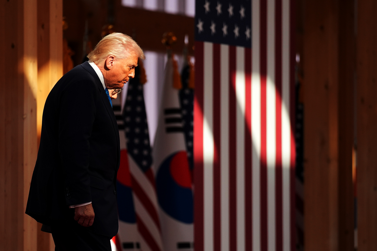 <p>Доналд Тръмп на посещение в Южна Корея.</p>