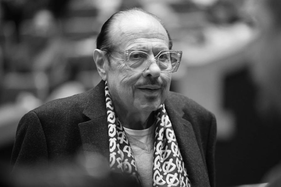 Почина Иван Тенев