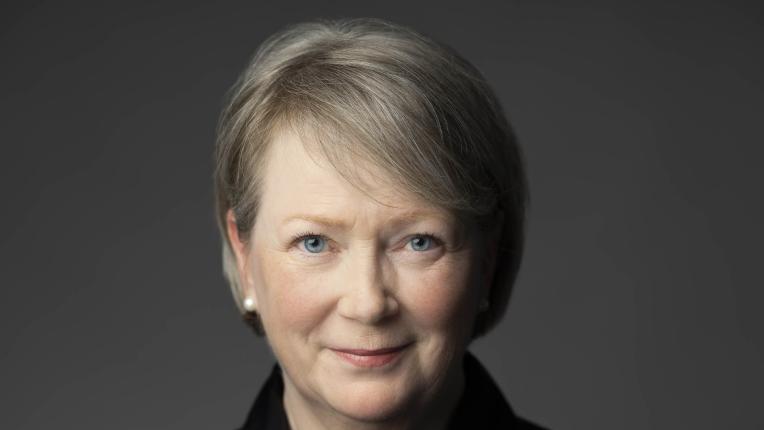 „Да водиш с мостове, не със стени“ — Анет Юелунд за женското лидерство в глобалния свят