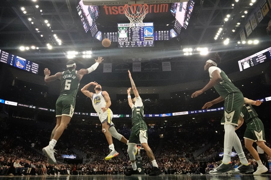 Милуоки Бъкс Голдън Стейт Уориърс1