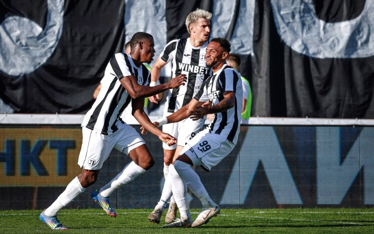 Локомотив Пловдив може да продаде трима от водещите си футболисти