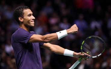 Оже-Алиасим срази Бублик и е първият финалист в Париж