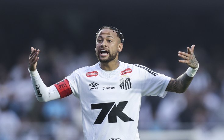 Неймар се завърна, но не успя да изведе Сантос до победата