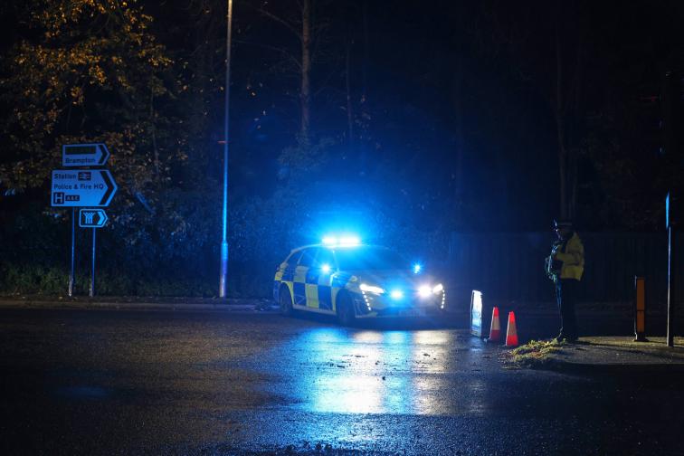 Масово кръвопролитие във влак във Великобритания