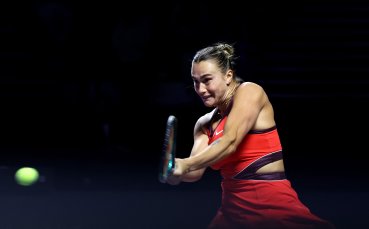 Арина Сабаленка разби Паолини за ударен старт във Финалите на WTA