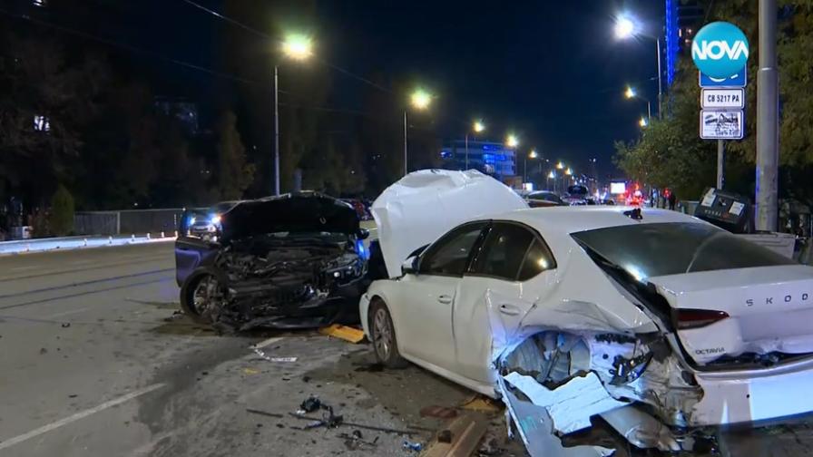 Шофьор помете паркирани коли в центъра на София, как се стигна до инцидента (ВИДЕО)