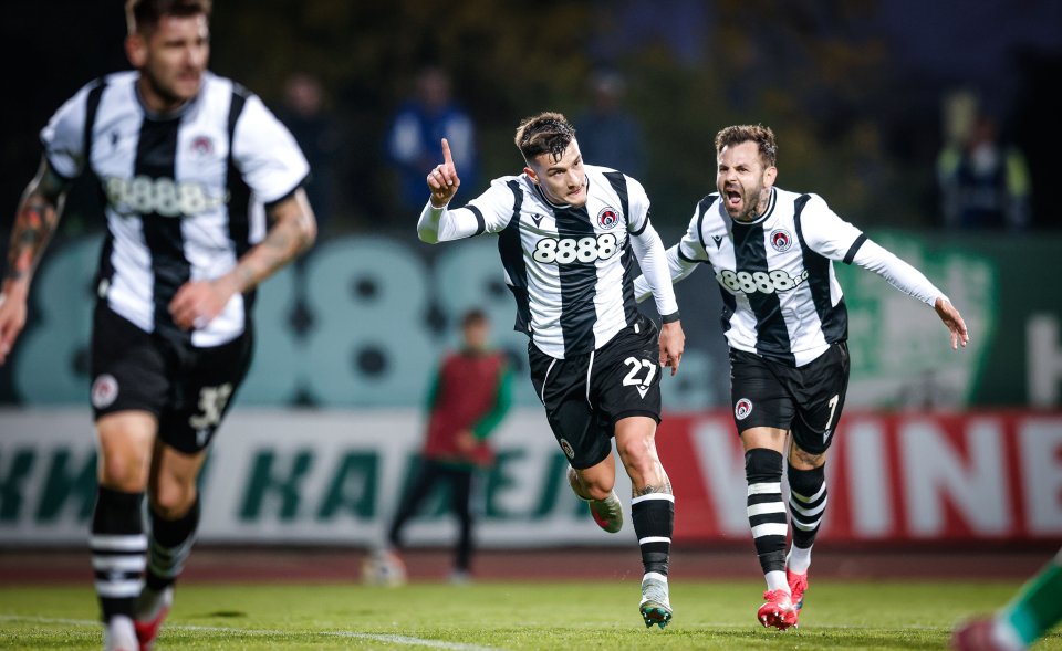 Берое Локомотив София1