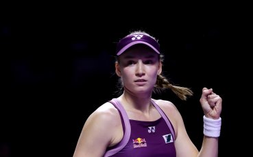 Рибакина направи страхотен обрат срещу Швьонтек и е на полуфинал в Рияд