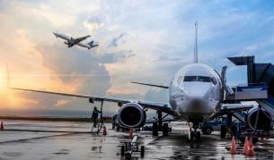 Инцидент на летище в Турция: Самолет излезе от пистата по време на кацане