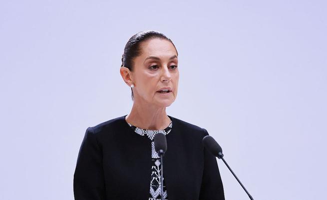 Президентът на Мексико беше опипана по време на публична изява (ВИДЕО)