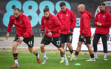 Любопитни контроли за Локомотив София на лагера в Турция