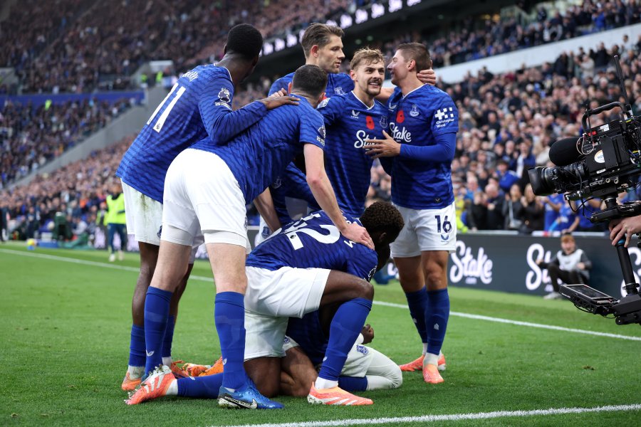 Евертън Фулъм1