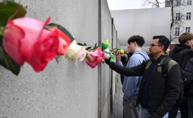 Германия отбеляза 36 години от падането на Берлинската стена