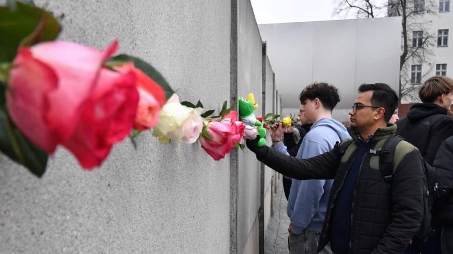 Германия отбеляза 36 години от падането на Берлинската стена