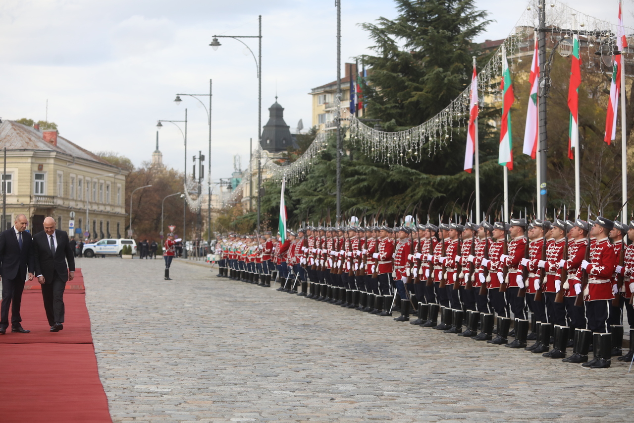 <p>Президентът Радев посрещна ливанския си колега Жозеф Аун в София.</p>