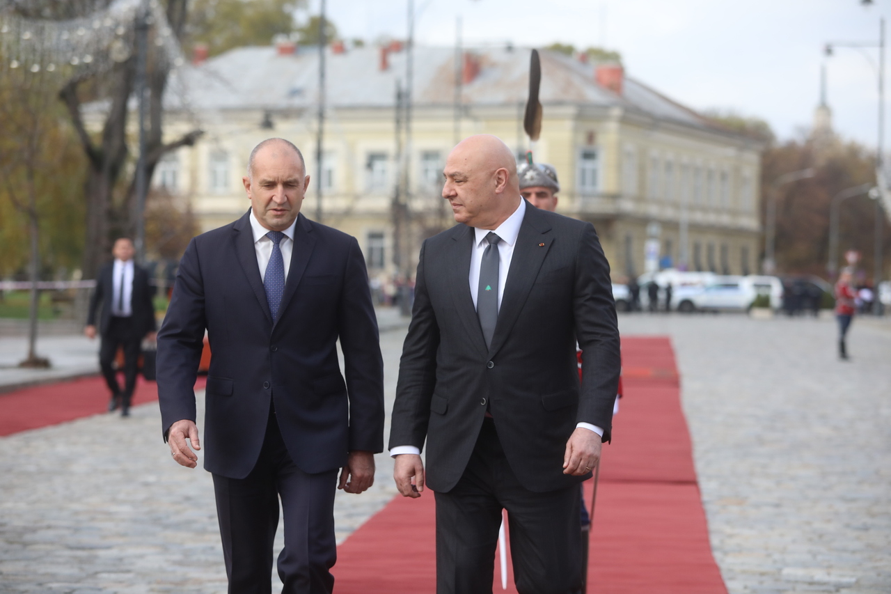 <p>Президентът Радев посрещна ливанския си колега Жозеф Аун в София.</p>