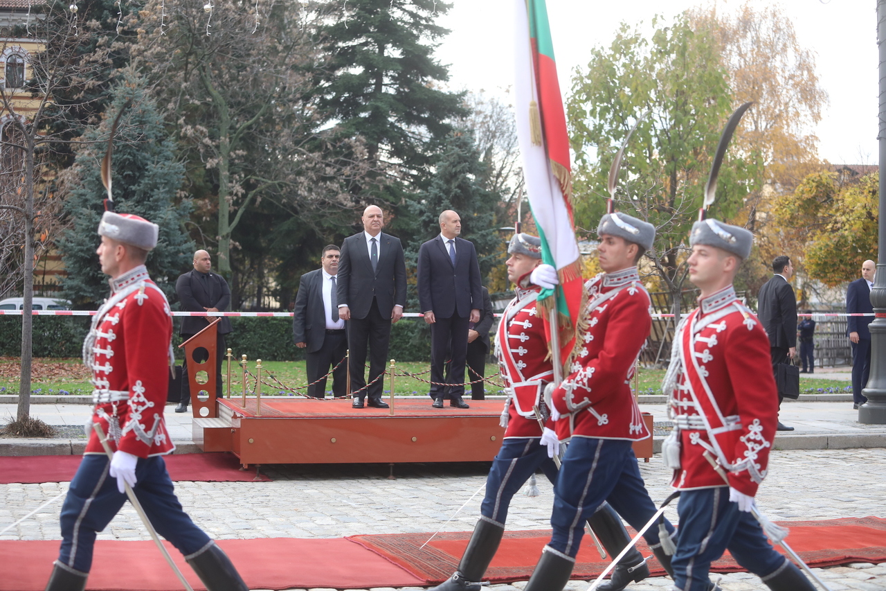 <p>Президентът Радев посрещна ливанския си колега Жозеф Аун в София.</p>
