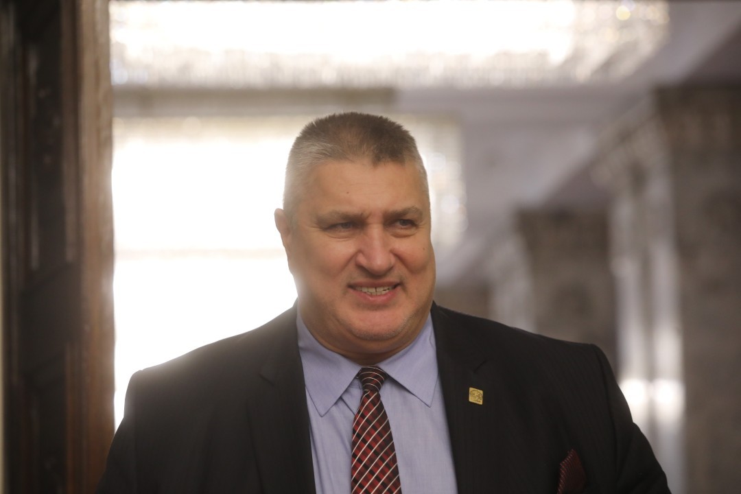 <p>Държавният глава удостои с Почетния знак изявени български спортисти и спортни деятели за изключителните им заслуги към българския и световния спорт. Отличени бяха Стоян Димитров, Любомир Ганев, Серафим Бързаков и Мария Петрова. Наградата бе връчена по повод кръгли годишнини и значимия им принос към развитието на Олимпийското движение и младите таланти.</p>