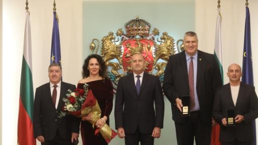 Румен Радев удостои изявени спортисти с Почетния знак на президента