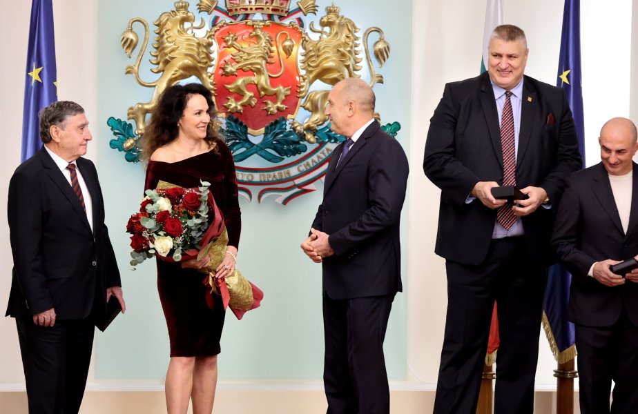 Президентът Румен Радев награди с Почетен знак изявени спортисти1