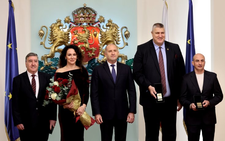 Наши бивши спортисти получиха Почетния знак на президента