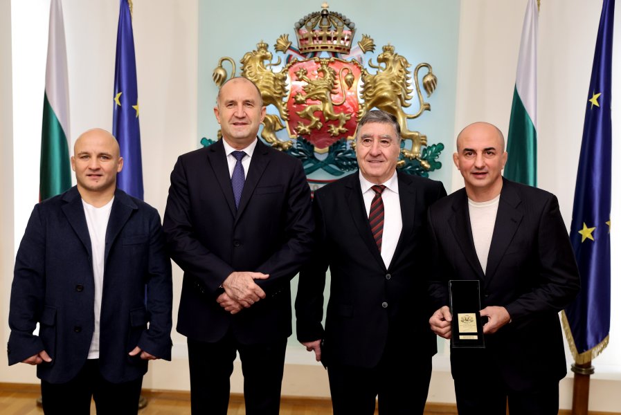 Президентът Румен Радев награди с Почетен знак изявени спортисти1