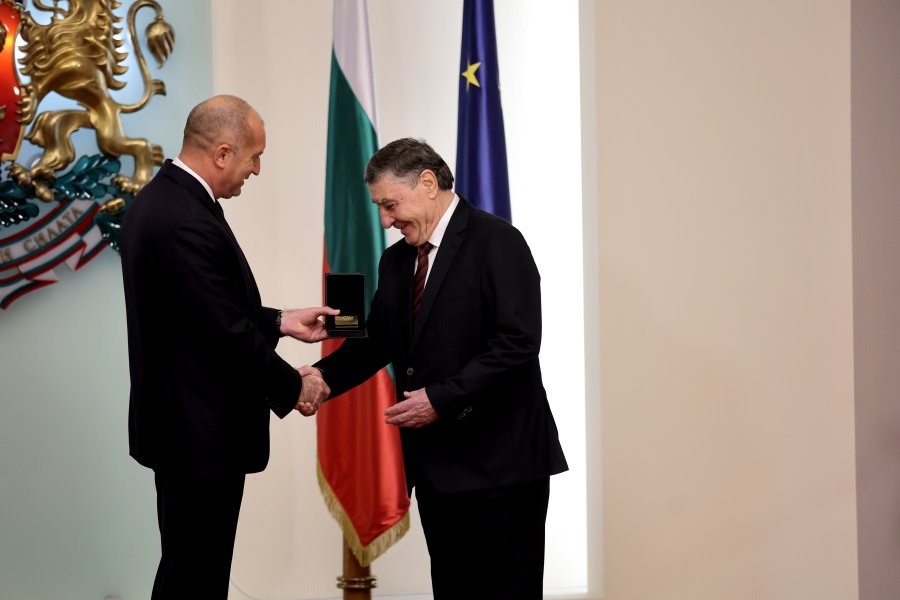 Президентът Румен Радев награди с Почетен знак изявени спортисти1