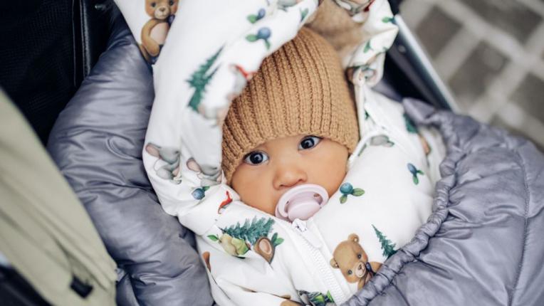 Как да облечем бебето през студените <b>зимни</b> месеци