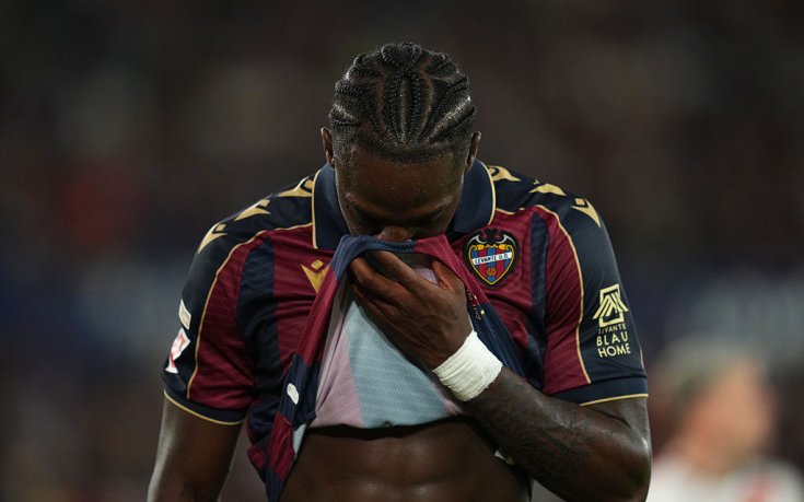 Барса гледа към звездата на Леванте