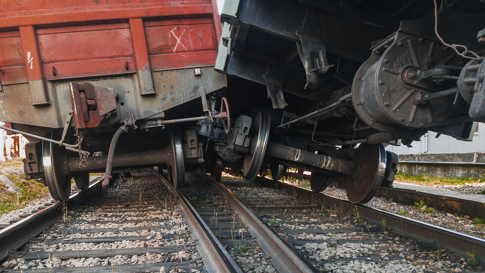 Два влака се сблъскаха в Чехия, десетки са ранени (СНИМКИ)