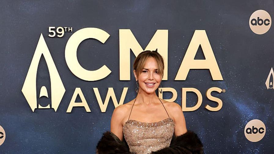 Червеният килим на кънтри наградите на CMA