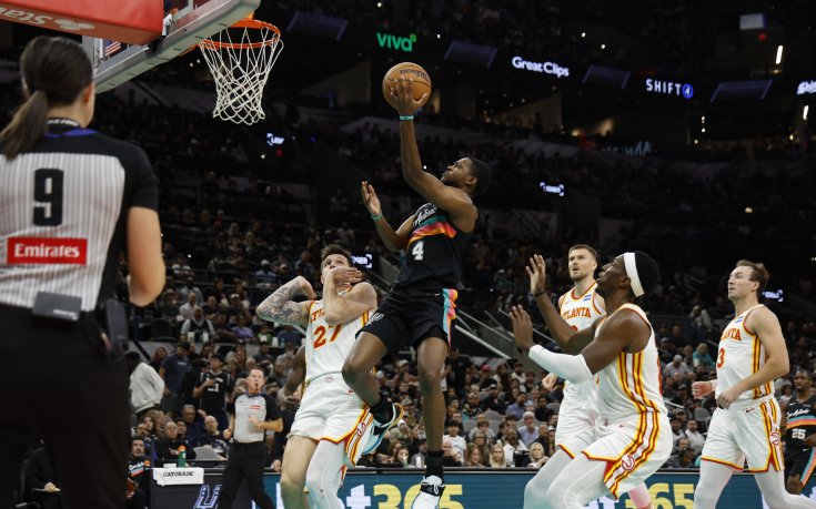 Сан Антонио се наложи над Атланта, Тайрийз Макси вкара 54 точки на Милуоки